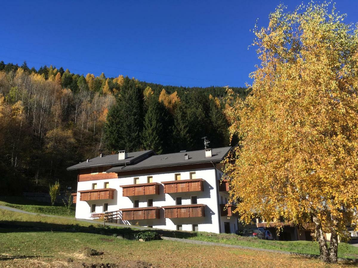 Chalet Del Bosco Valdisotto Exterior photo